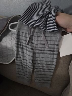 Old Navy Gray Striped Knit Jogger Pants 2 Pair
